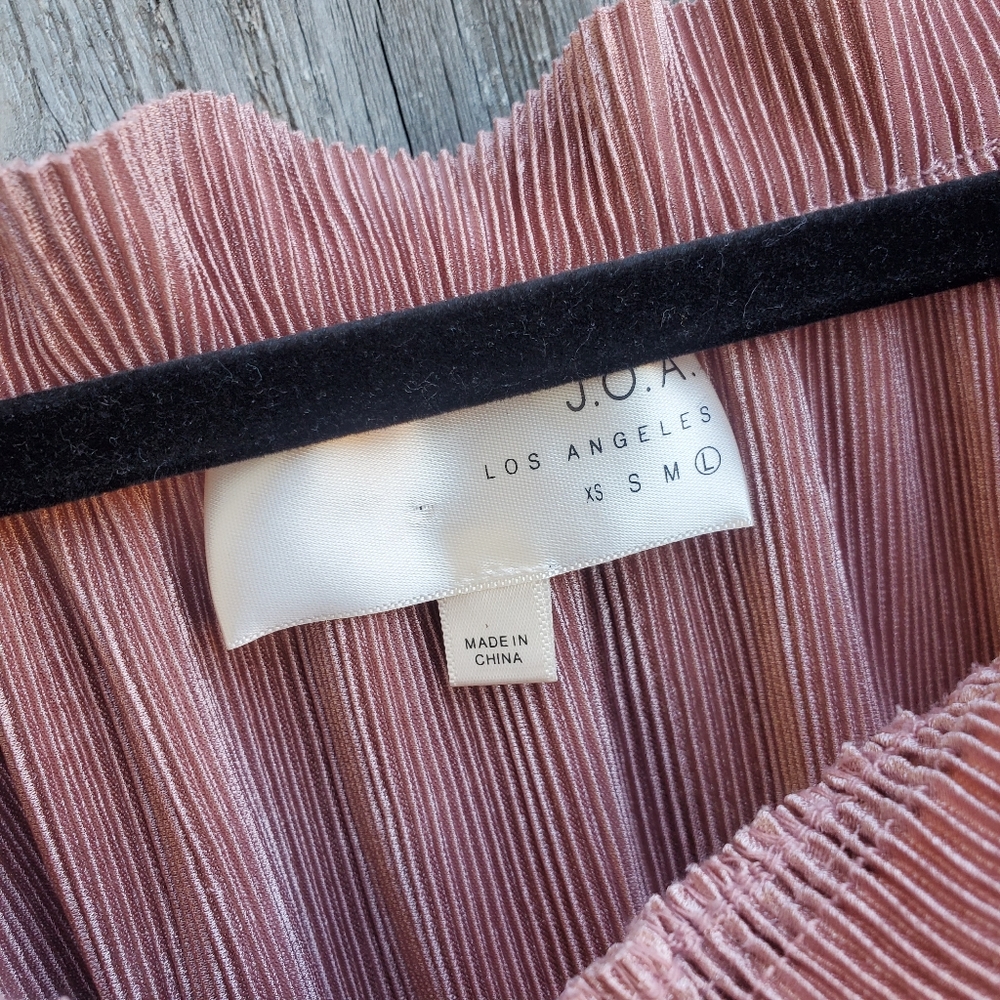 J.O.A. Blush Pleated Felicity Pink Flowy Top - Picture 6 of 7
